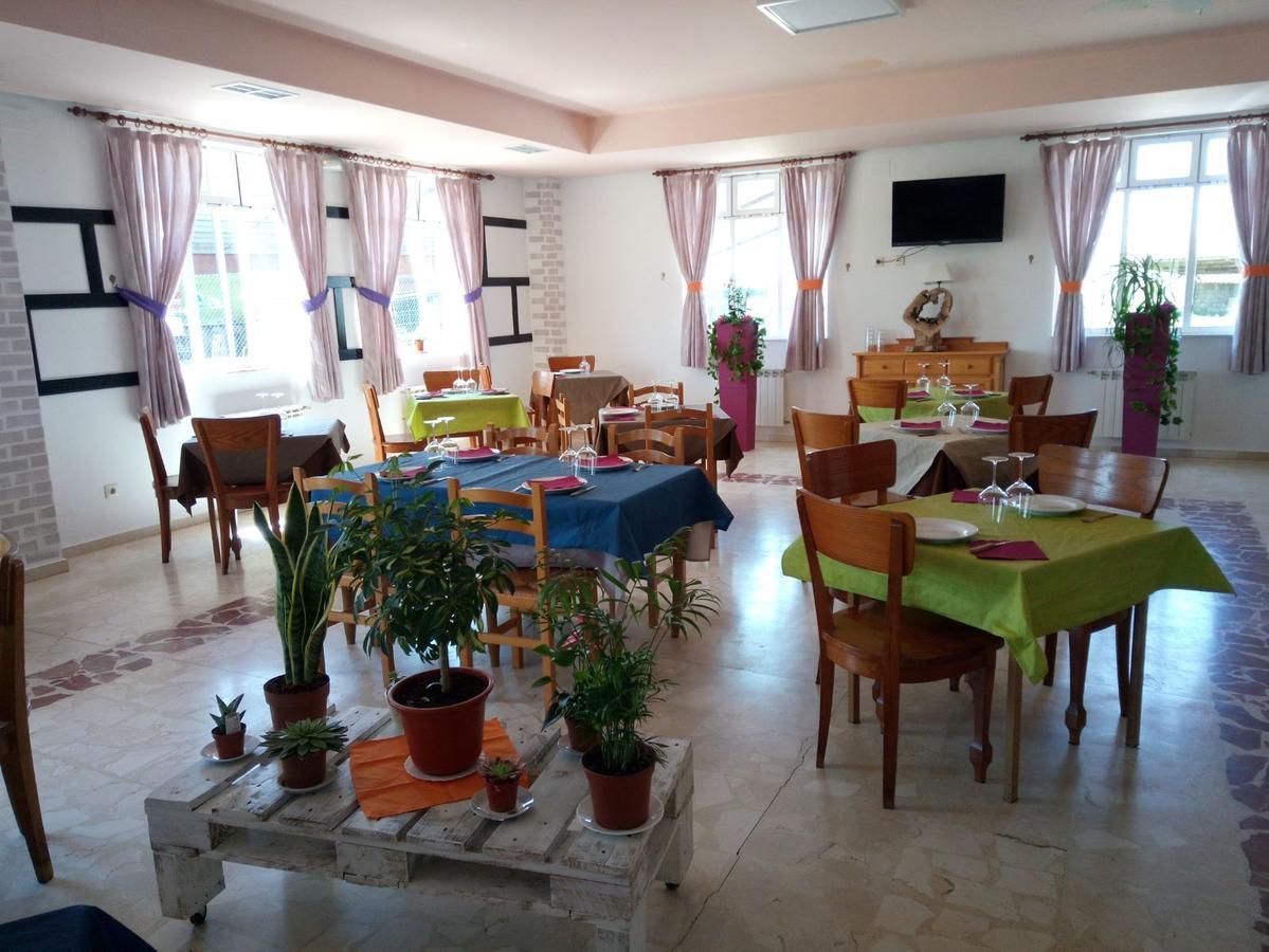 Hostal El Tropezon Matallana de Valmadrigal Ngoại thất bức ảnh