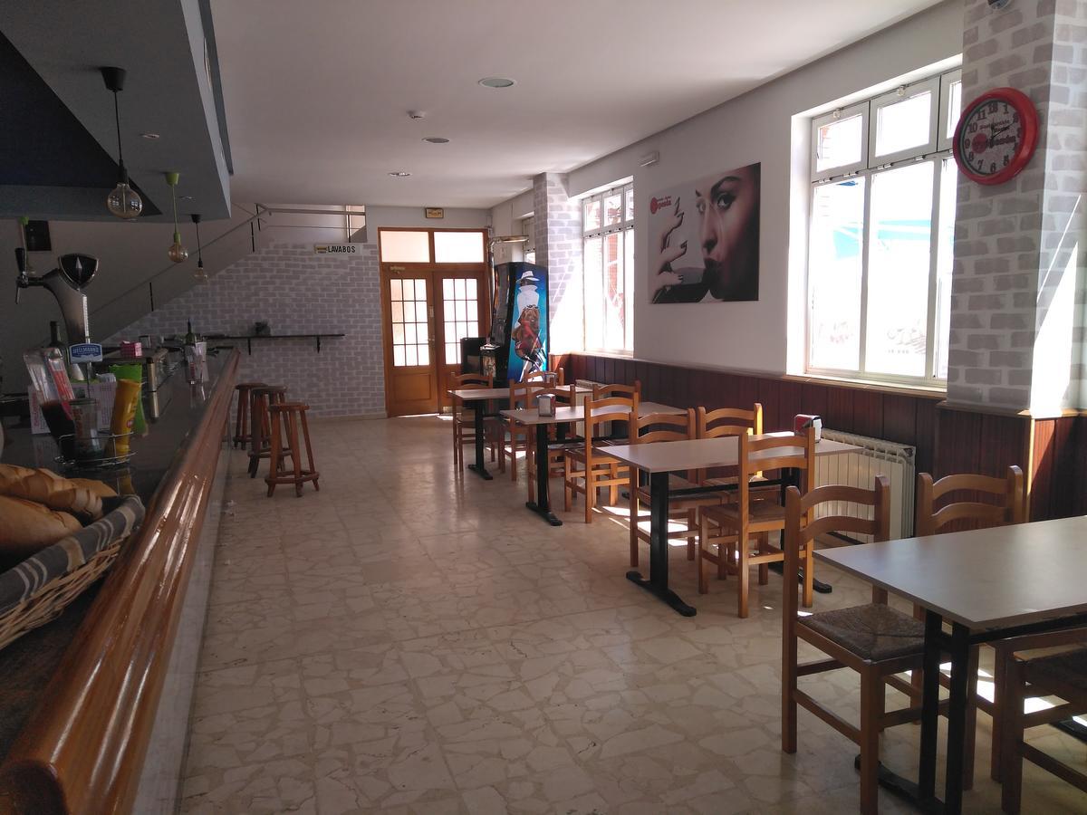 Hostal El Tropezon Matallana de Valmadrigal Ngoại thất bức ảnh