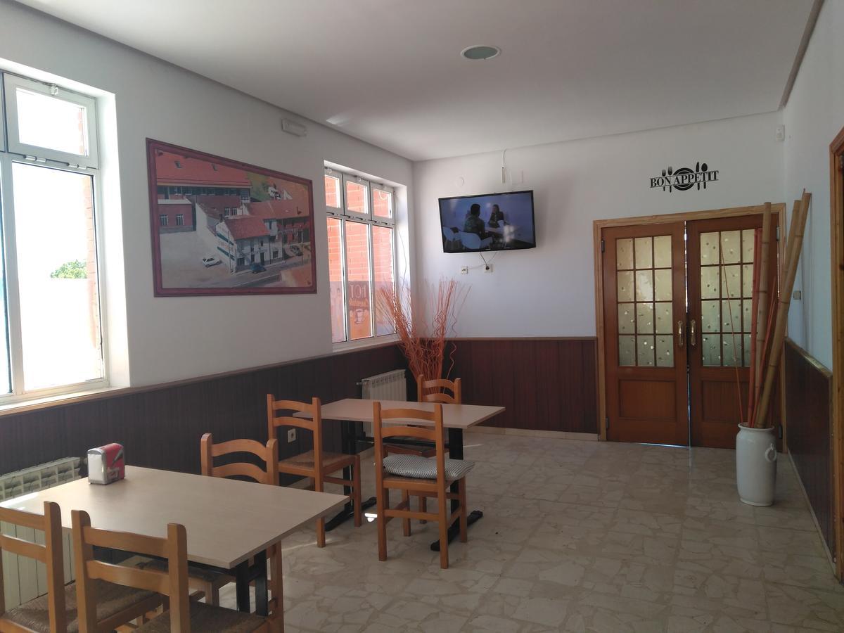 Hostal El Tropezon Matallana de Valmadrigal Ngoại thất bức ảnh