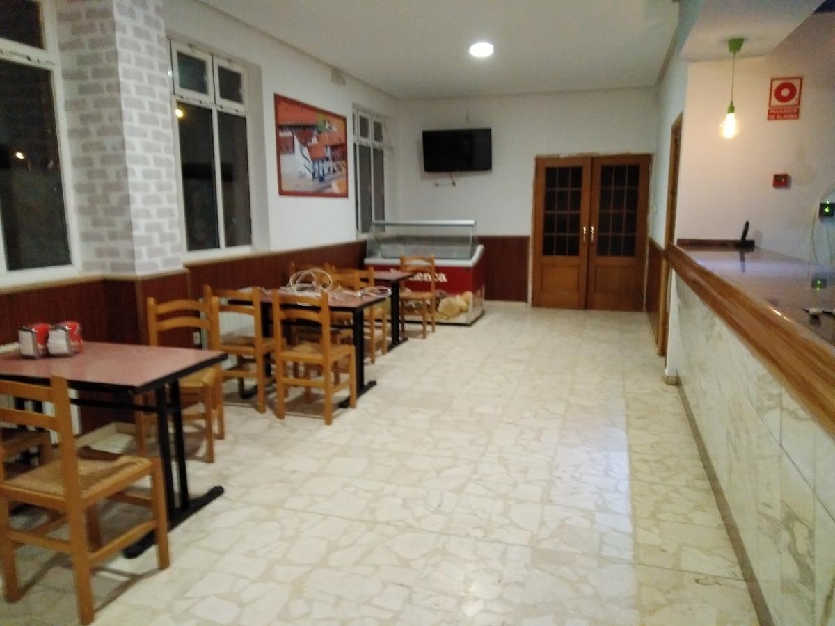 Hostal El Tropezon Matallana de Valmadrigal Ngoại thất bức ảnh
