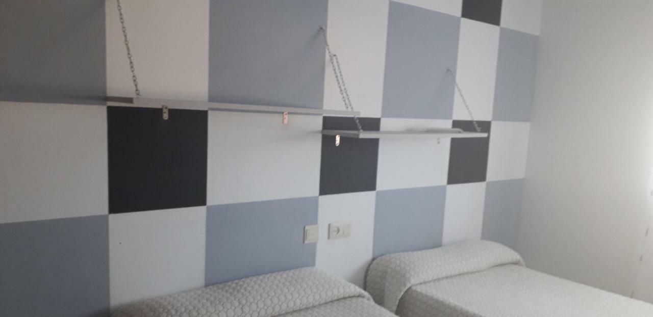 Hostal El Tropezon Matallana de Valmadrigal Ngoại thất bức ảnh