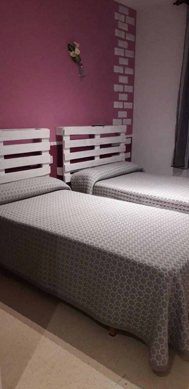 Hostal El Tropezon Matallana de Valmadrigal Ngoại thất bức ảnh